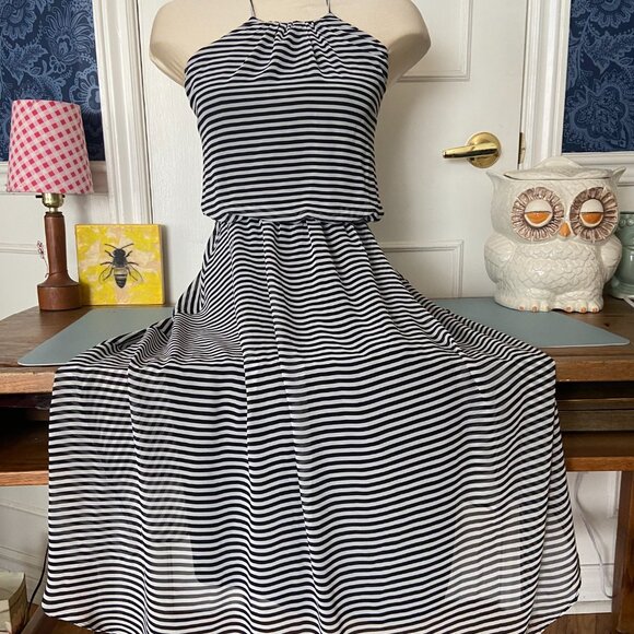 Isaac Mizrahi Halter Chiffon Dress Size 2-4, Garden Party, Wedding Guest - Picture 2 of 16